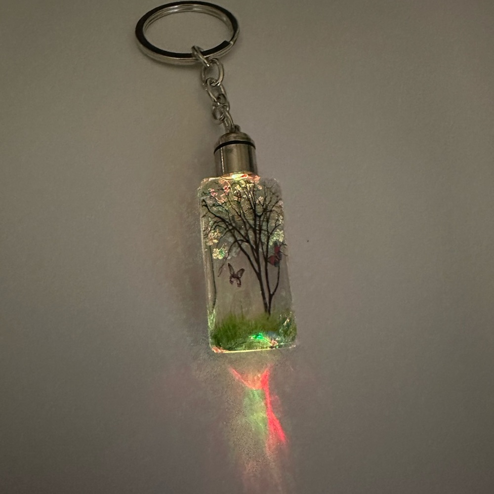Light up Flower Key Ring Boho - Picture 2 of 3